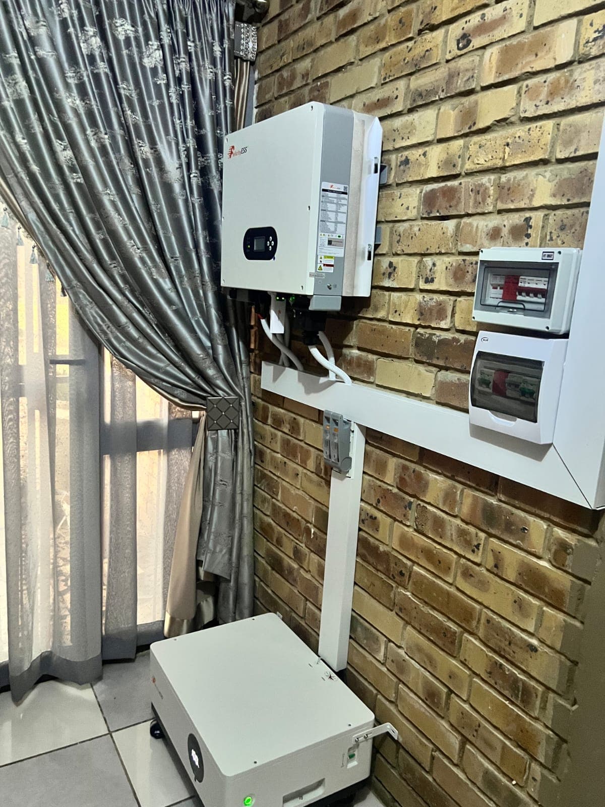 TP Electro inverter and battery system installation